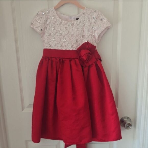 Elegant Satin Dress with Floral Detail &  Sequin - Picture 1 of 5